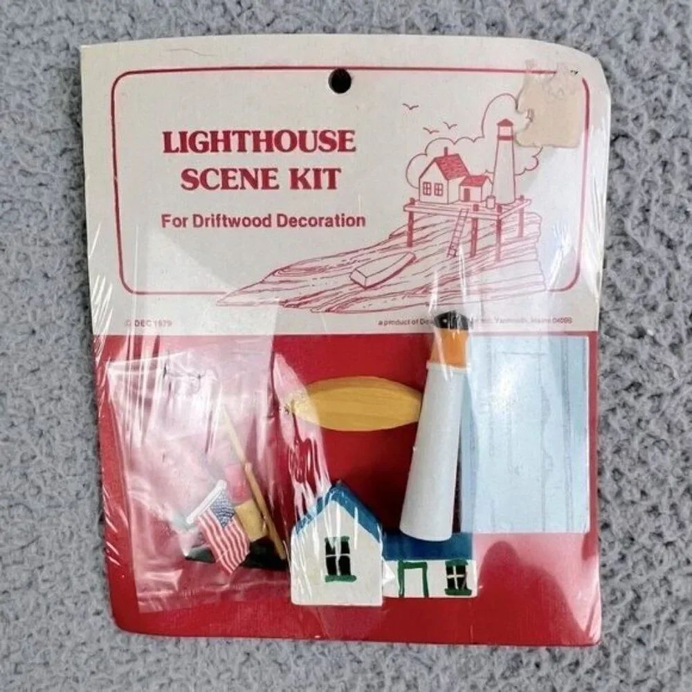 LIGHTHOUSE SCENE KIT. BUILD YOURSELF LIGHT WOOD MATERIAL VINTAGE